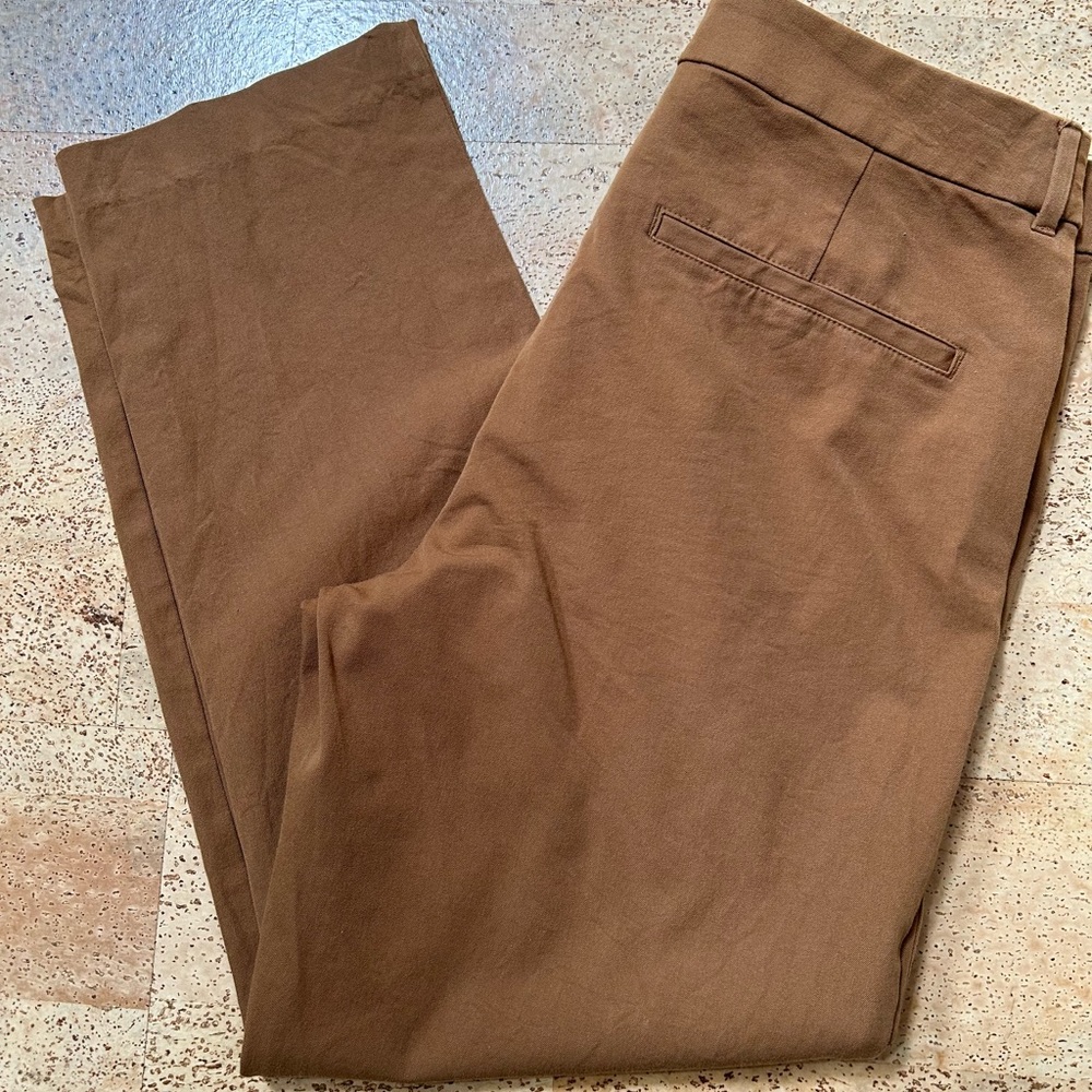 Women’s Old Navy High Rise Pixie Pants with Secret Smooth Pockets EUC Size 12